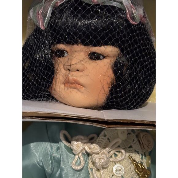 RARE & LTD " MEI-LIN" By Linda Valentino Michel ARTIST Asian Porcelain Doll New - Picture 5 of 9